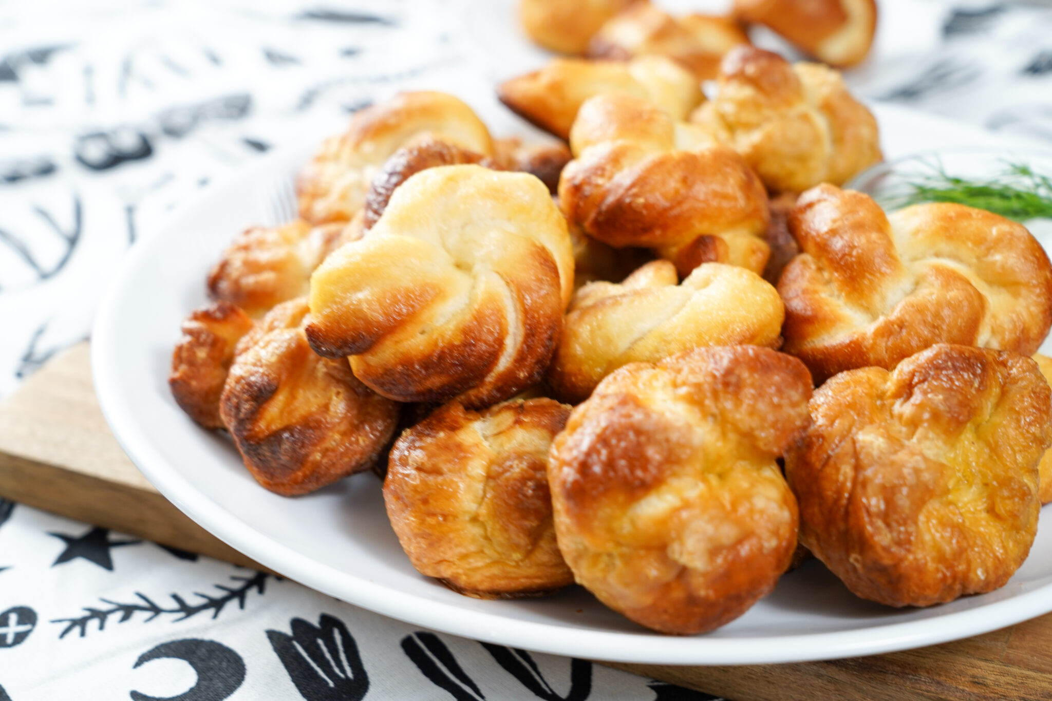 TietheKnot Pretzels Stirlist